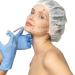 מטופלת המקבלת טיפול בבוטוקס